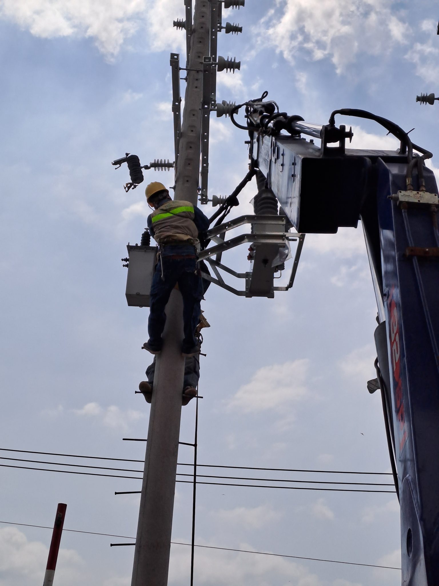 Transmission grid and substations supporting capacity evacuation in Dong Nai