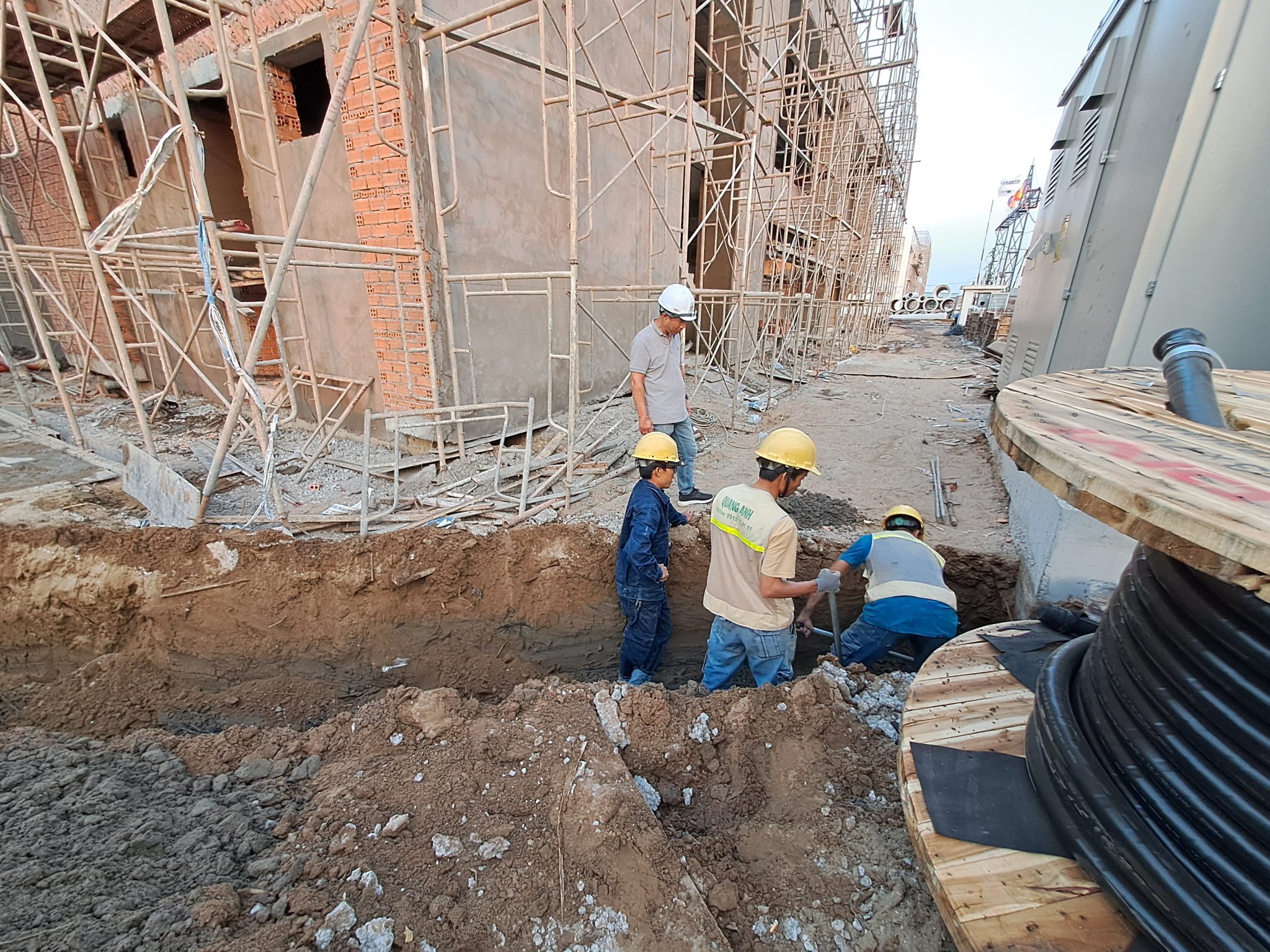 Robot drilling technology for underground electrical projects.