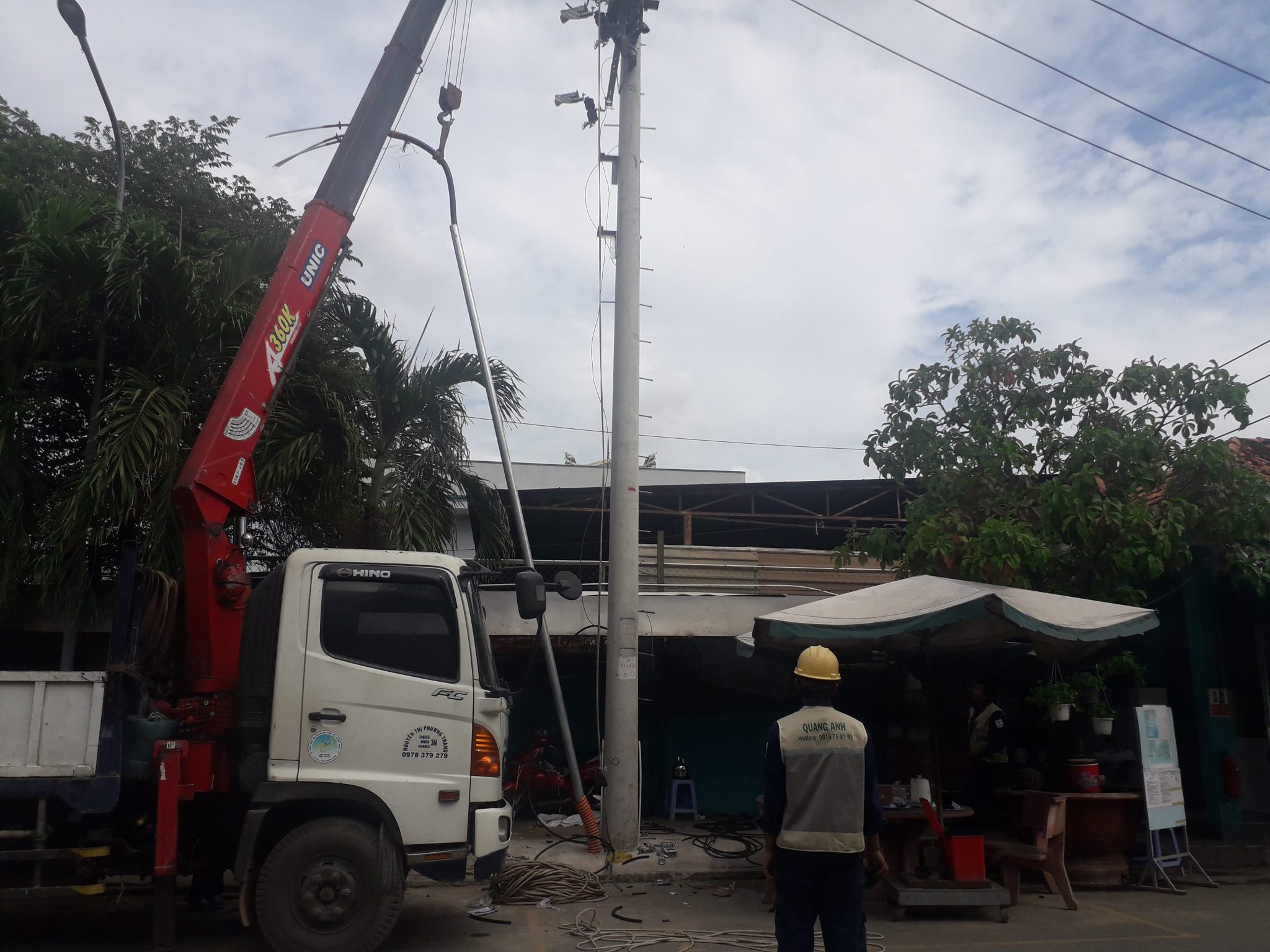 Advanced technology application SCADA system and robotic drilling equipment at the site.