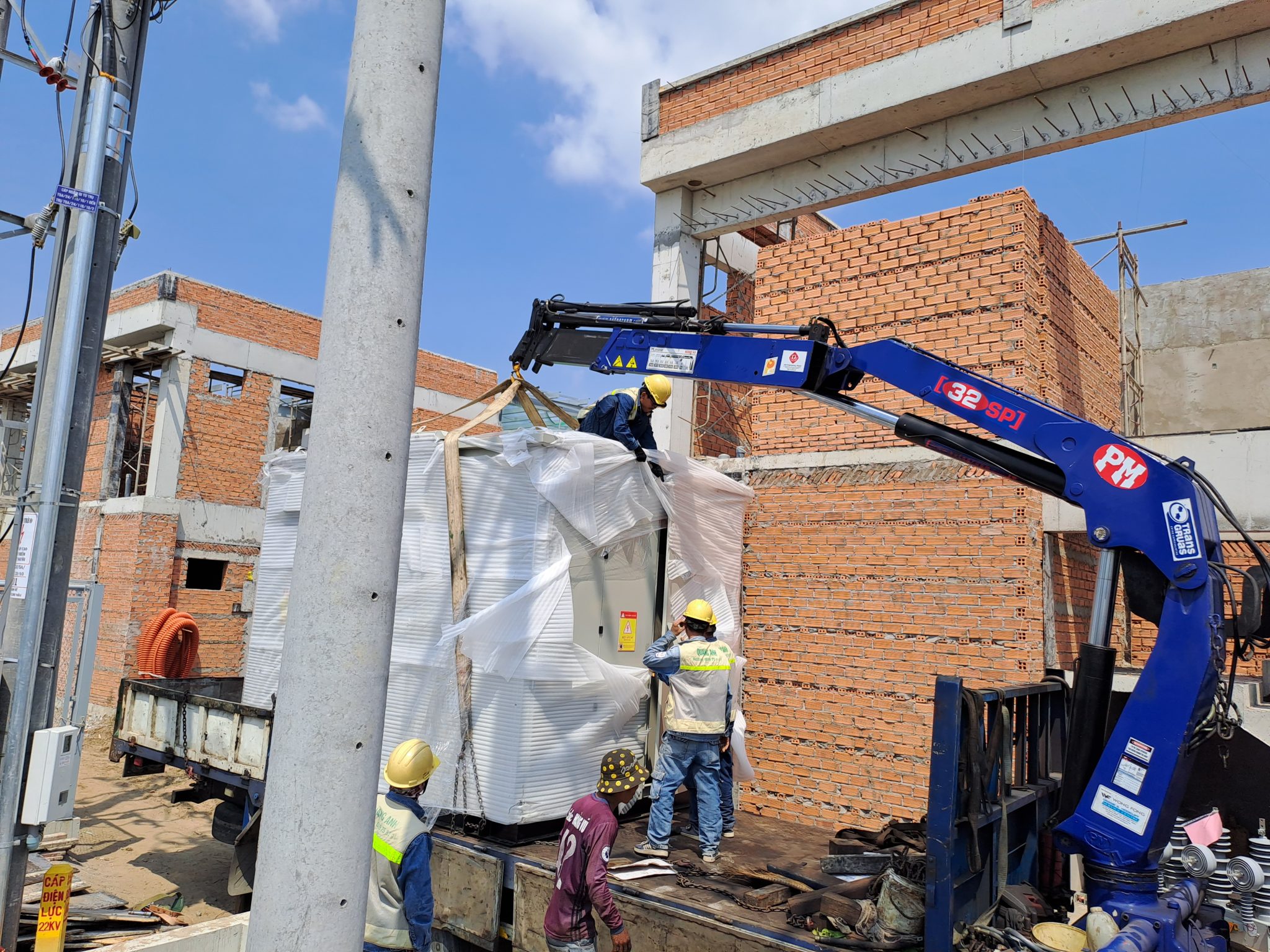 Low and medium voltage power systems construction by Quanganhcons.