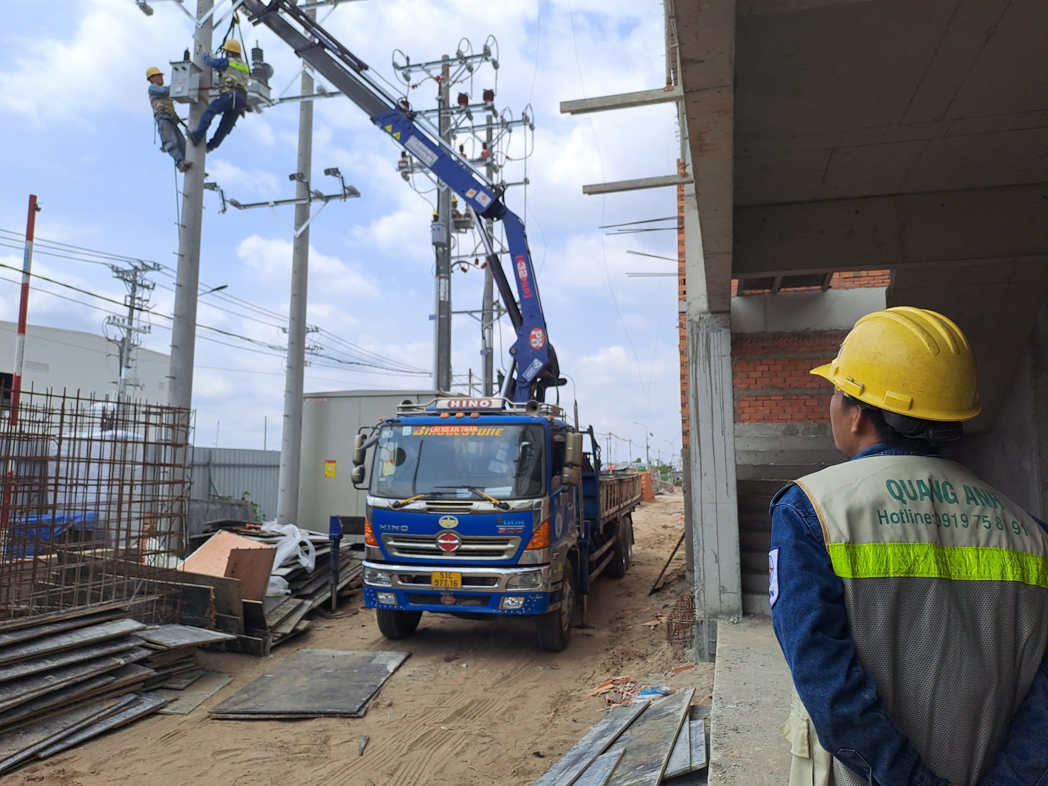 Smart electrical technology and renewable energy in industry.