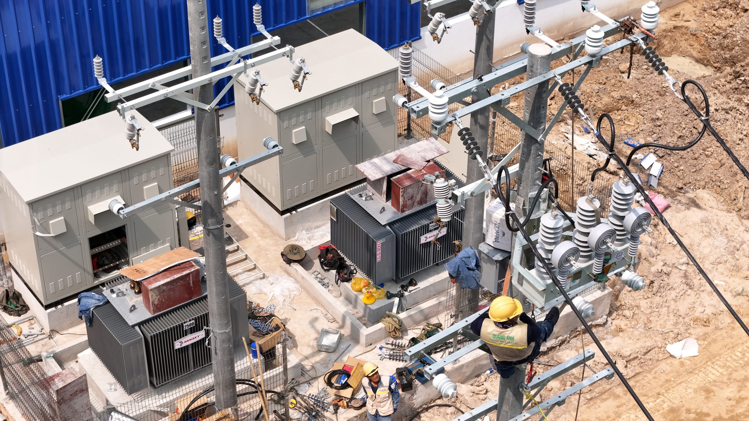 choosing a reliable contractor through real construction images and videos